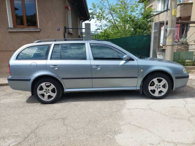 Skoda Octavia 1.9 TDI 4х4, снимка 2 - Автомобили и джипове - 52109497