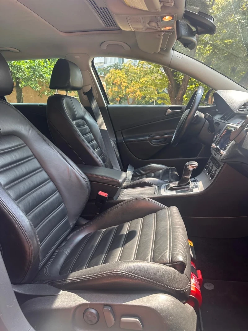 VW Passat 2.0 TDI Подгреви/Кожен салон/Автопилот/Па, снимка 15 - Автомобили и джипове - 52570157