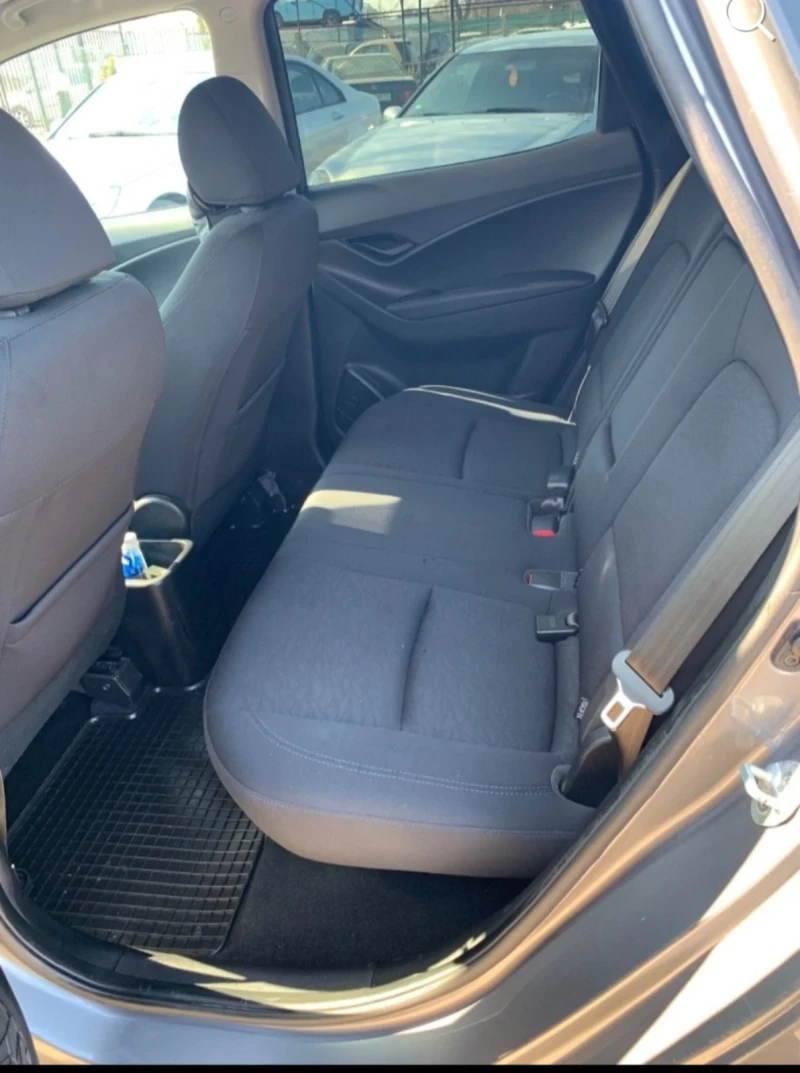 Hyundai Ix20 1.4i, снимка 9 - Автомобили и джипове - 52759370