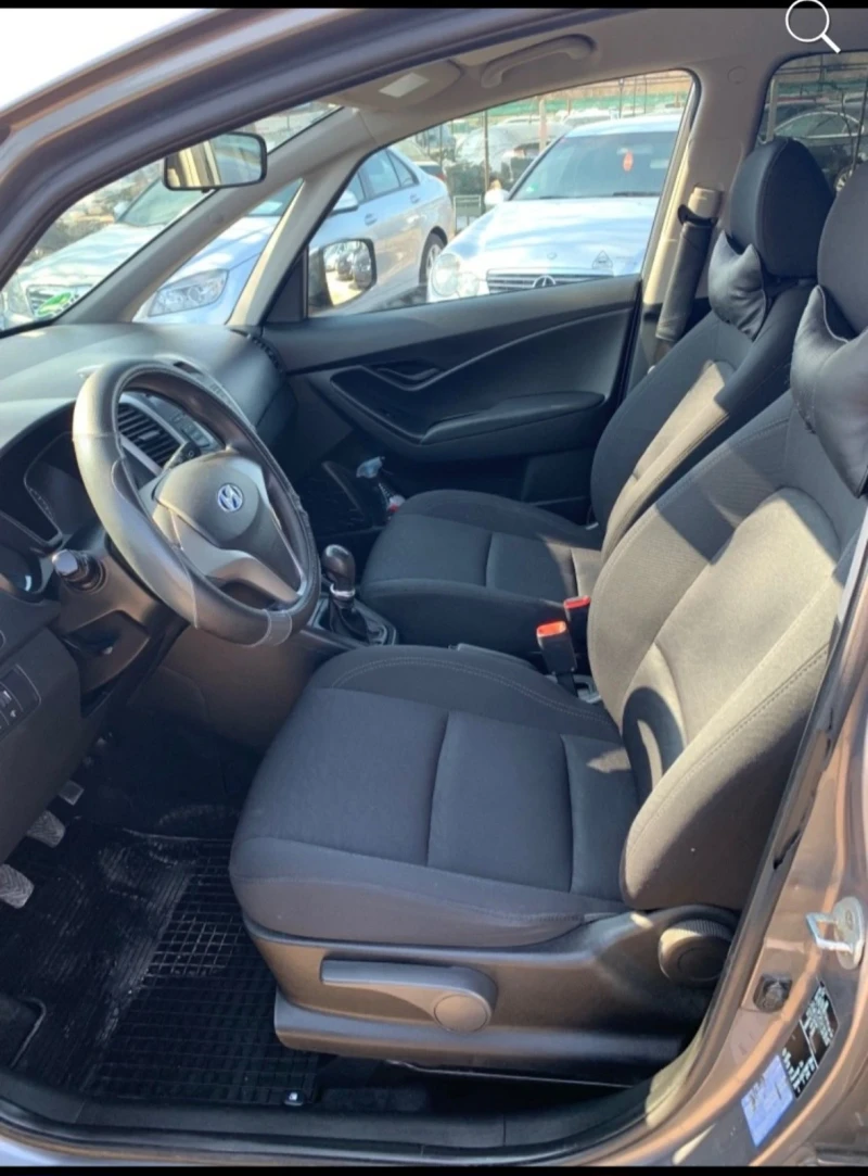Hyundai Ix20 1.4i, снимка 3 - Автомобили и джипове - 52759370