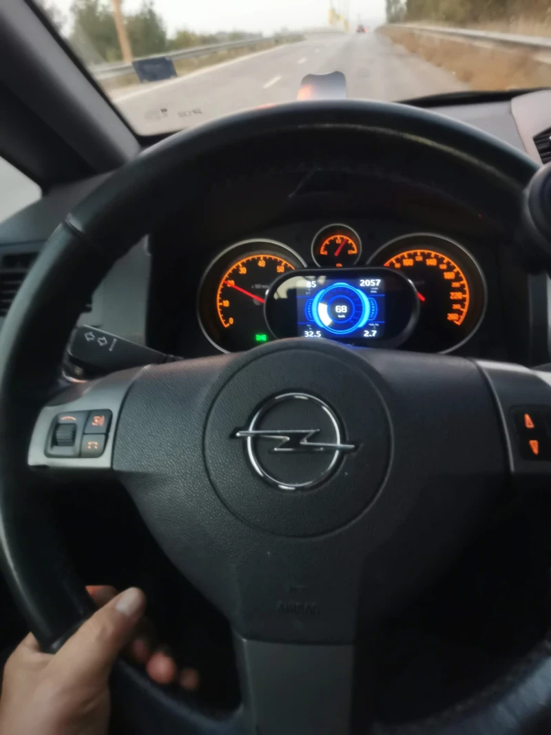 Opel Zafira, снимка 15 - Автомобили и джипове - 53339008