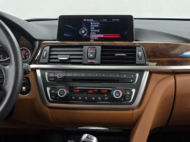 BMW 320 d, снимка 14 - Автомобили и джипове - 54589708