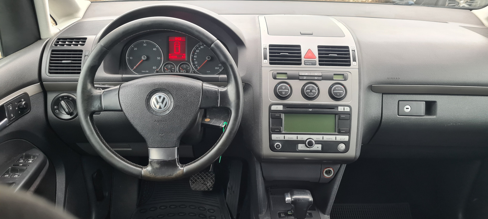 VW Touran 2.0 tdi evro 4 - изображение 7