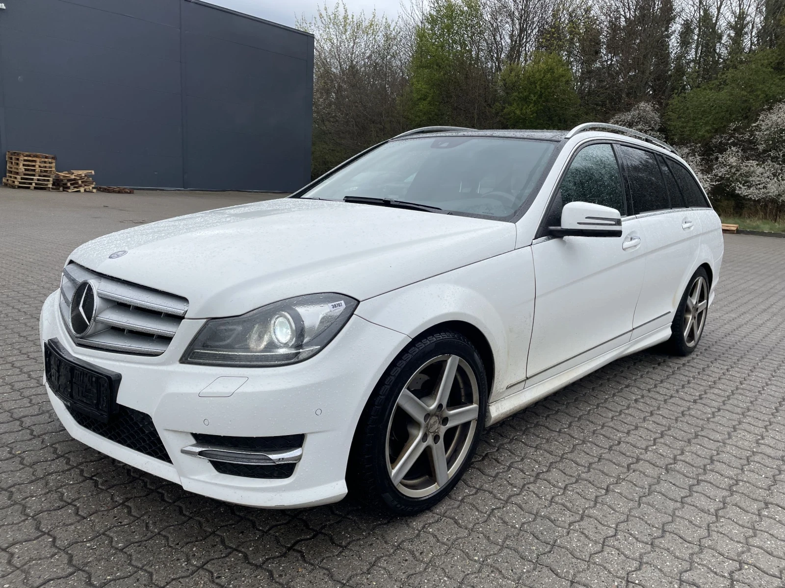 Mercedes-Benz C 220 Cdi / Autimatic / AMG / Distronic / Panorama - изображение 3