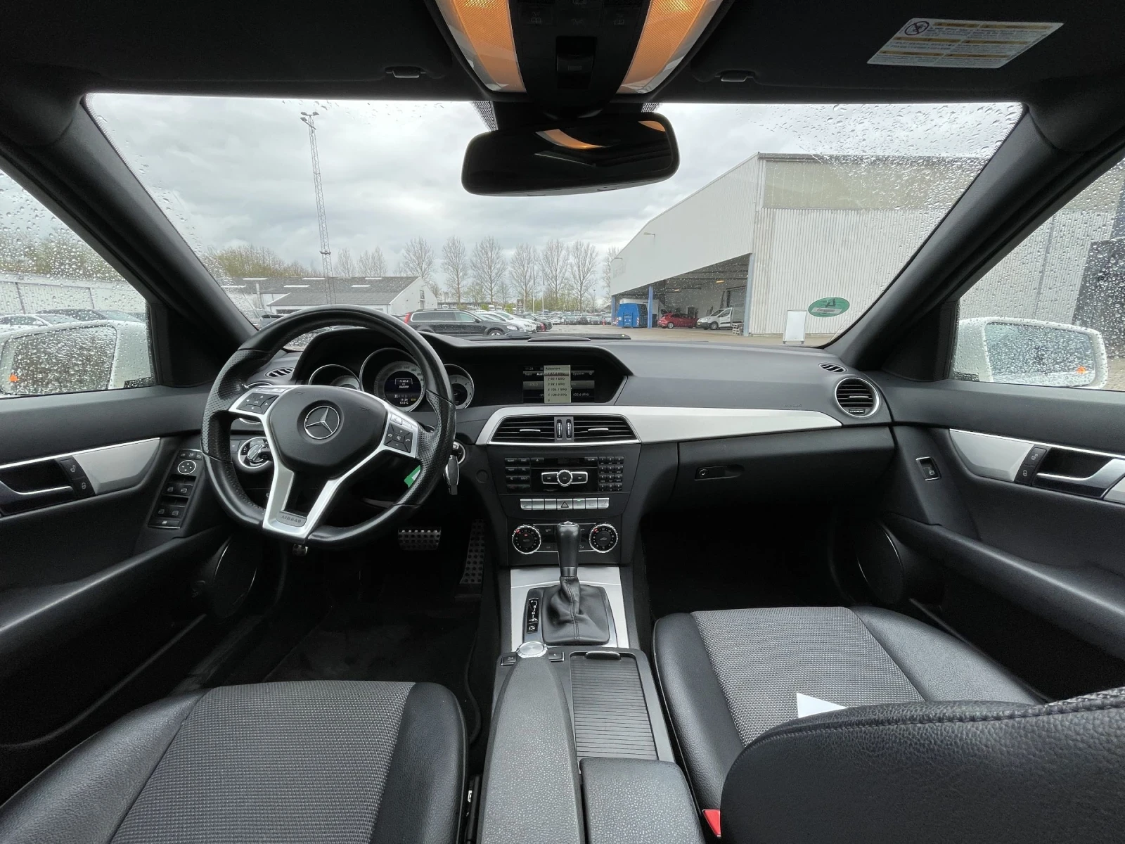 Mercedes-Benz C 220 Cdi / Autimatic / AMG / Distronic / Panorama - изображение 10