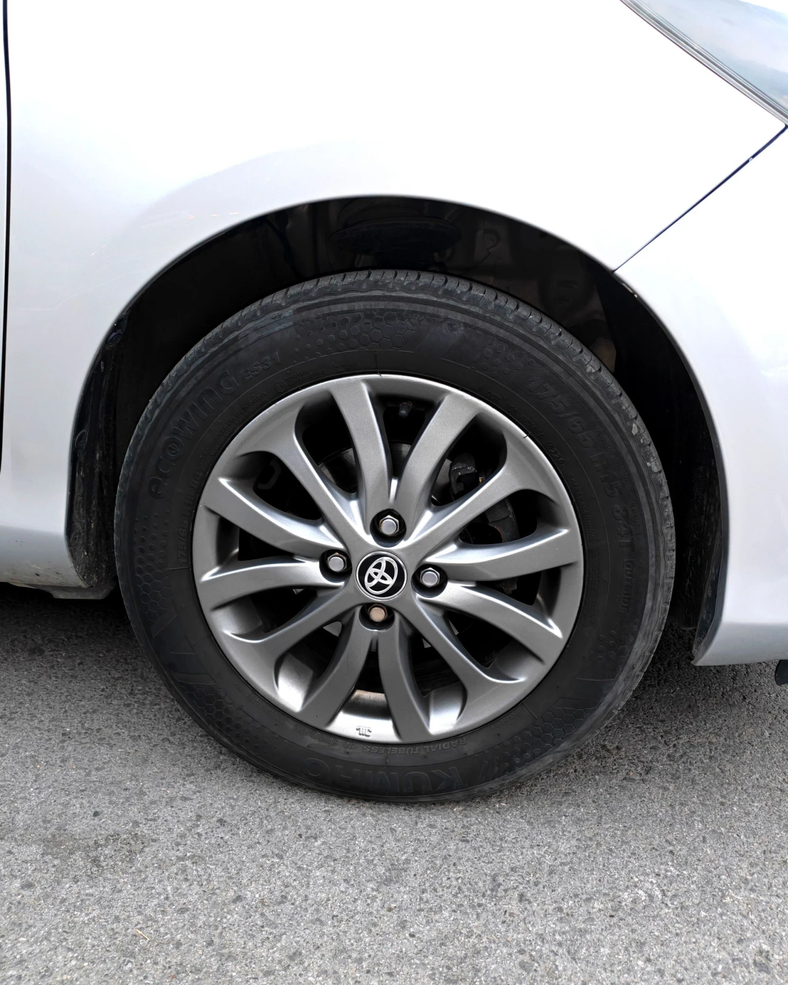 Toyota Yaris 1.33 газ - изображение 9