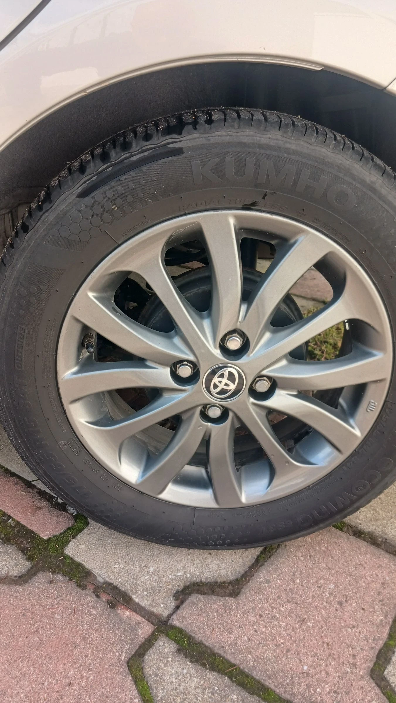 Toyota Yaris 1.33 газ - изображение 7