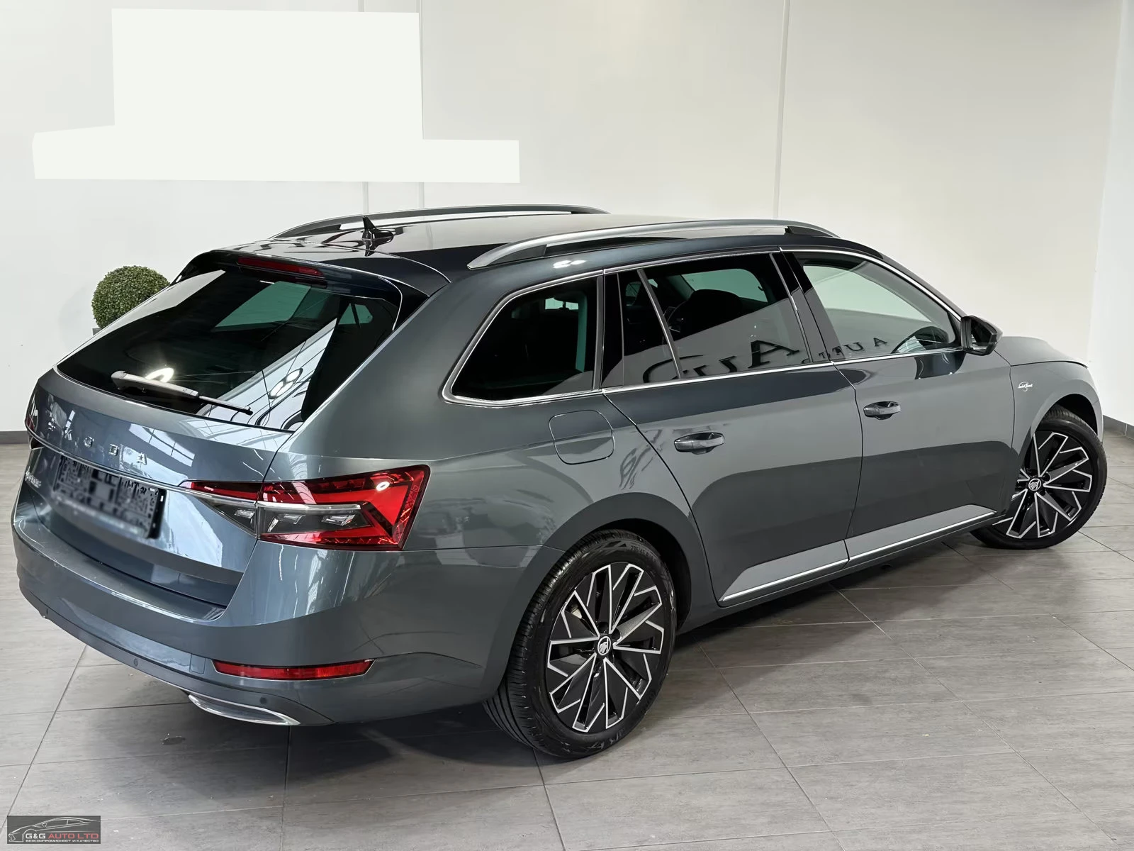 Skoda Superb B.-P./2.0TDI/190HP/DSG/L&K/NAV/MATRIX/ACC/AHK/325f - изображение 2