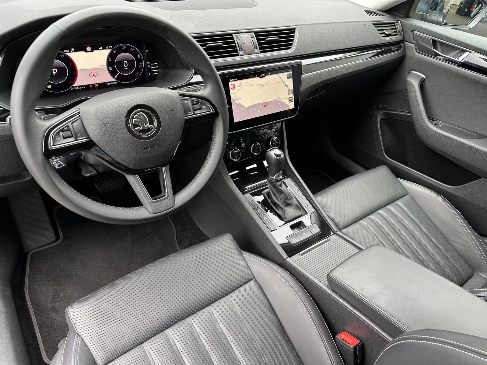 Skoda Superb B.-P./2.0TDI/190HP/DSG/L&K/NAV/MATRIX/ACC/AHK/325f - изображение 6