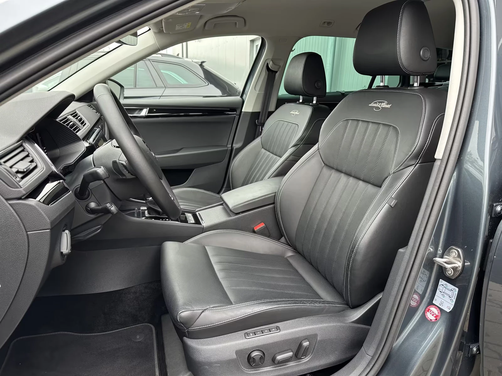 Skoda Superb B.-P./2.0TDI/190HP/DSG/L&K/NAV/MATRIX/ACC/AHK/325f - изображение 5