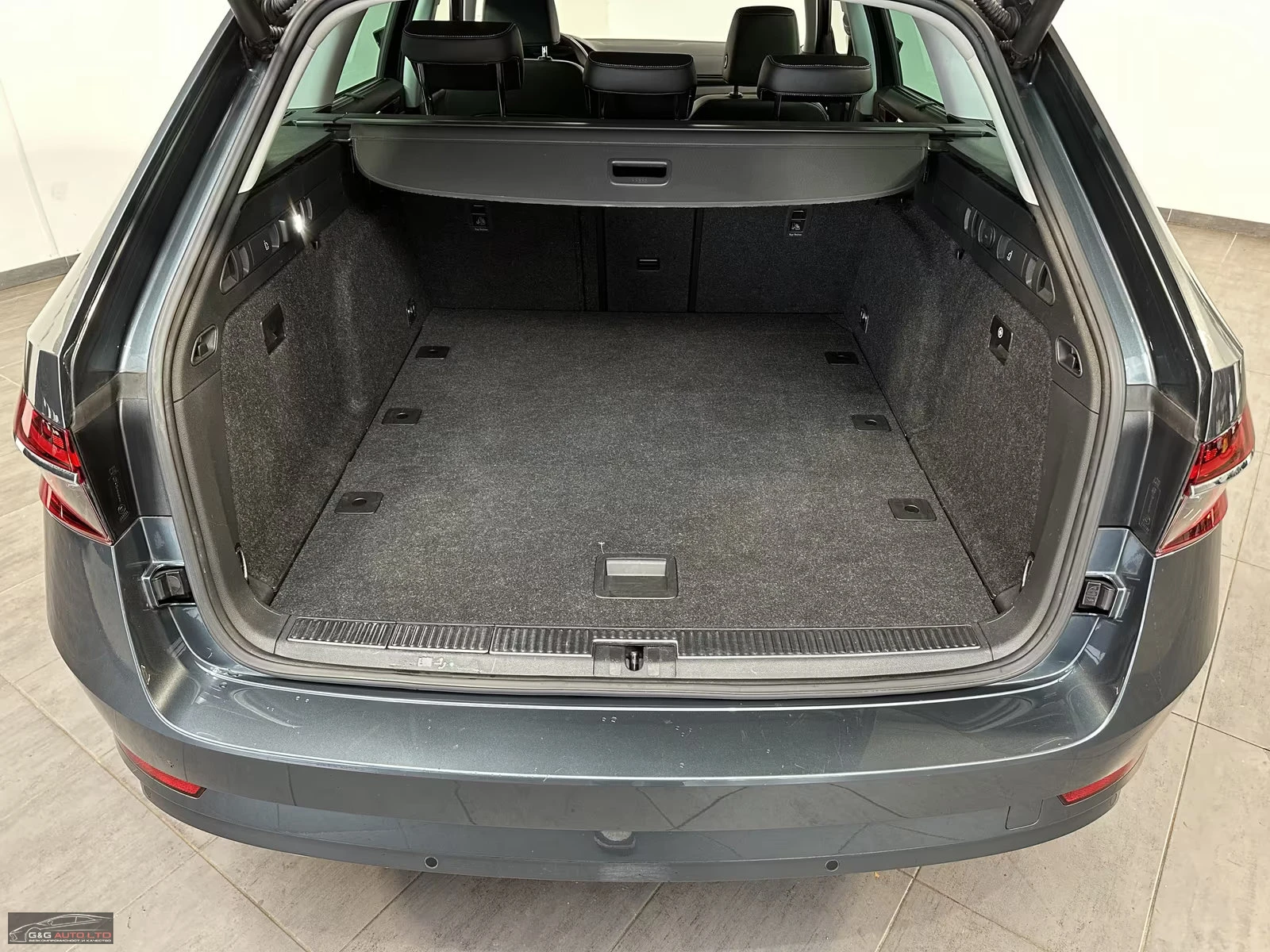 Skoda Superb B.-P./2.0TDI/190HP/DSG/L&K/NAV/MATRIX/ACC/AHK/325f - изображение 3