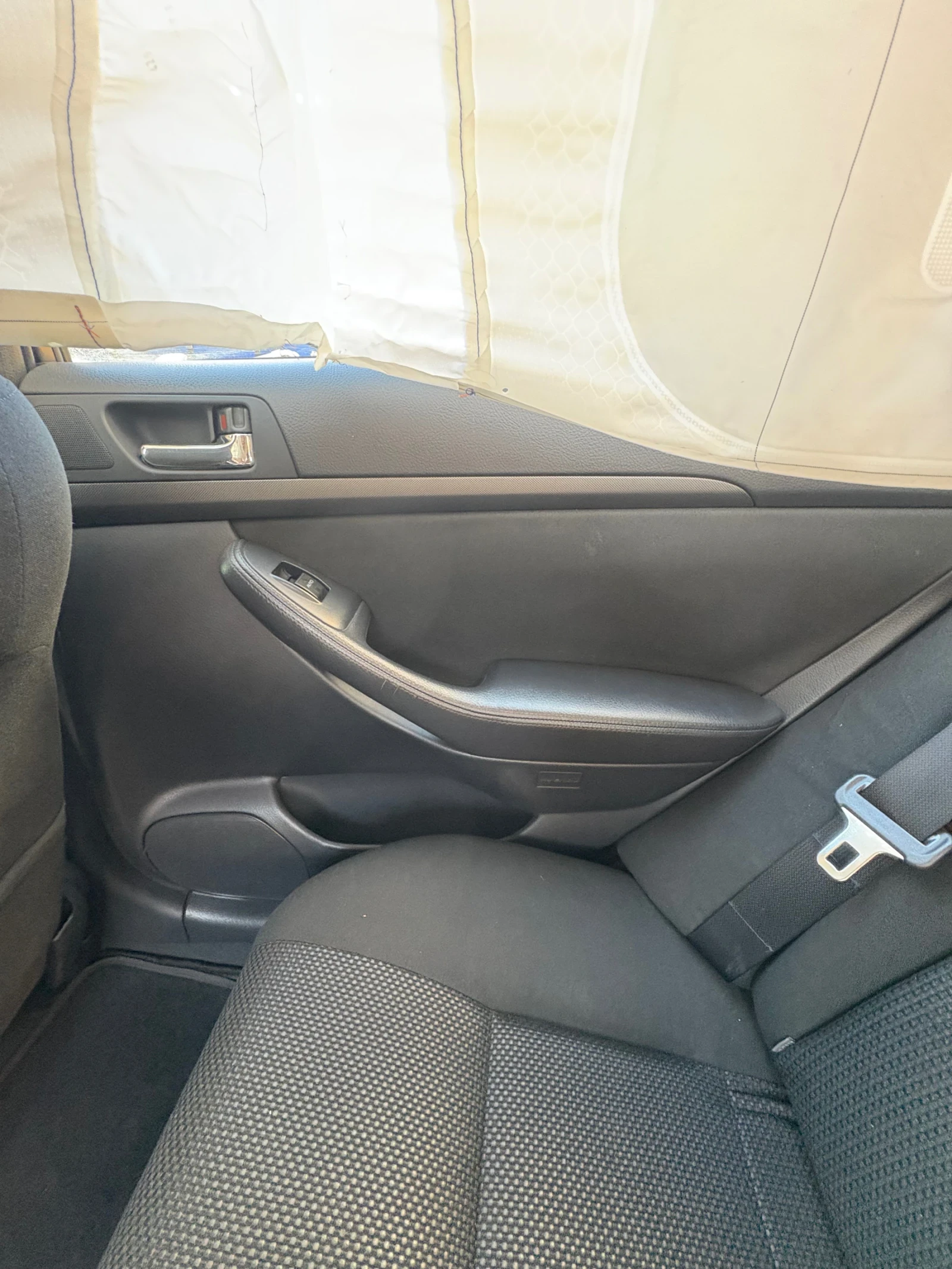 Toyota Avensis  - изображение 7