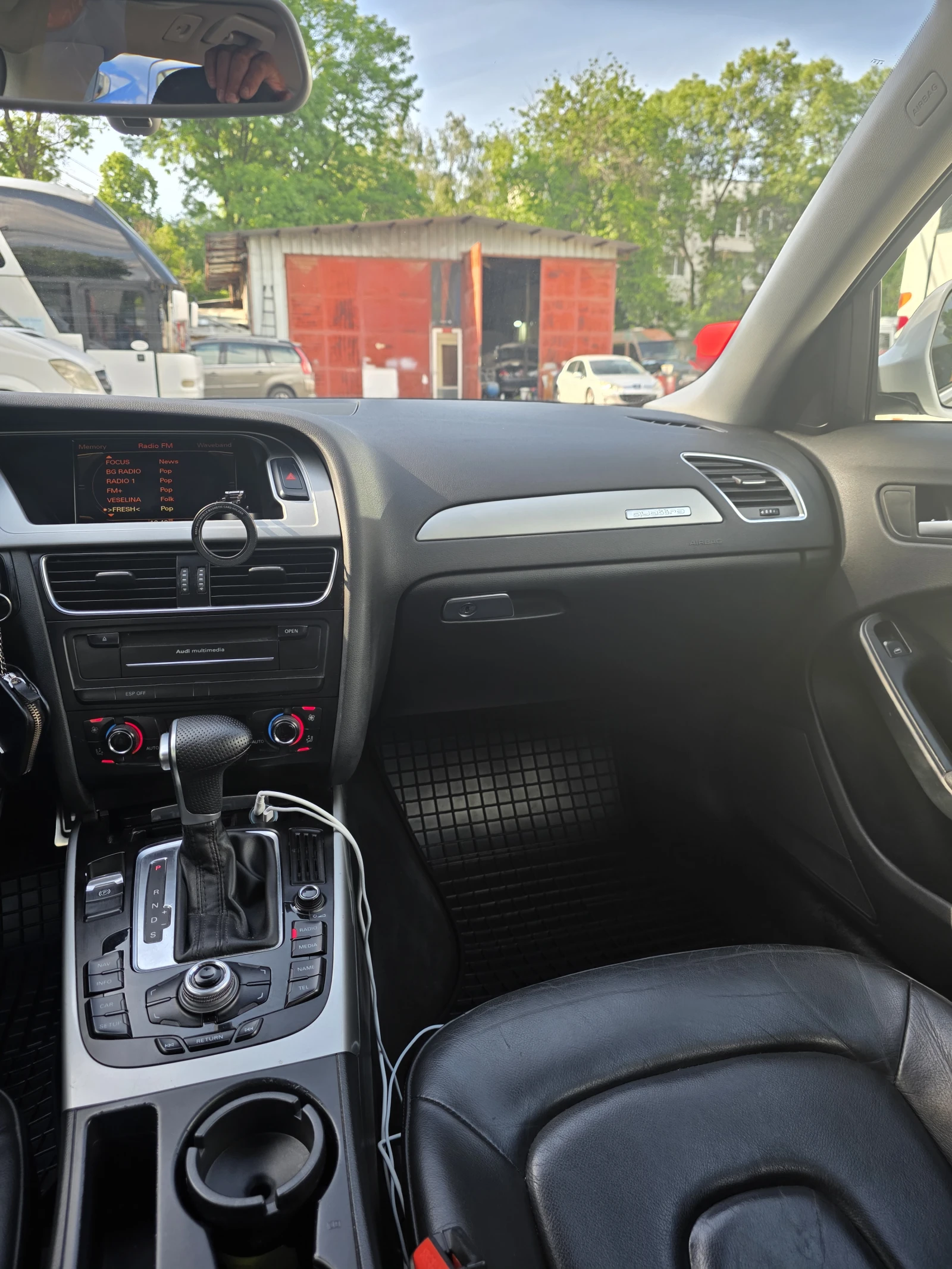 Audi A4 Allroad 3.0TDI 4X4 БАРТЕР, снимка 11 - Автомобили и джипове - 53145823