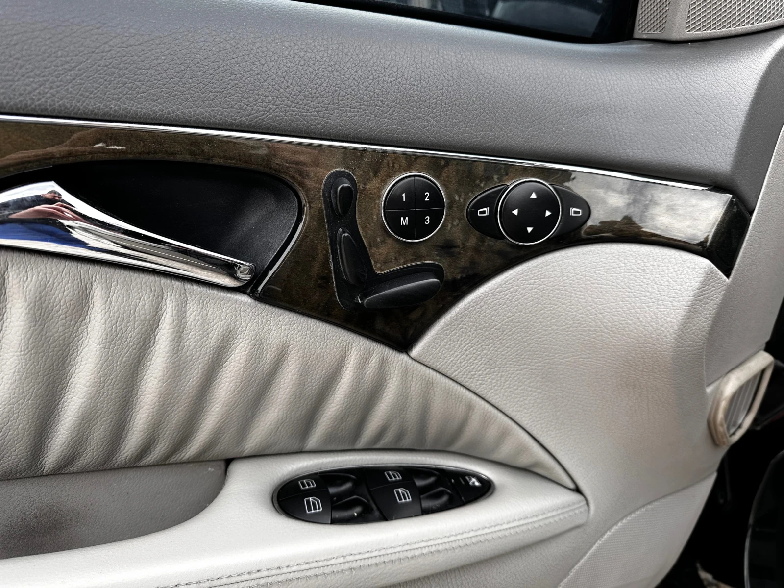 Mercedes-Benz E 500 AMG-ПАКЕТ/ОБДУХВАНЕ/ПОДГРЕВ - изображение 8