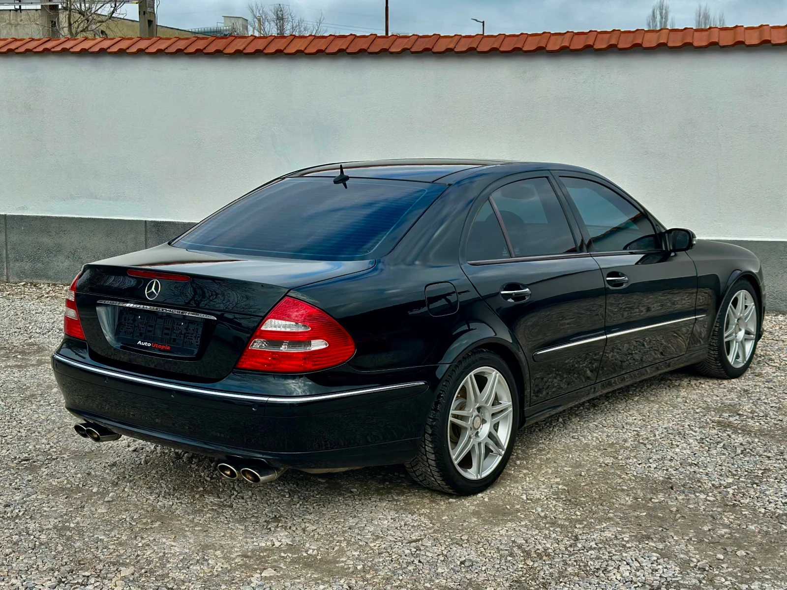 Mercedes-Benz E 500 AMG-ПАКЕТ/ОБДУХВАНЕ/ПОДГРЕВ - изображение 3