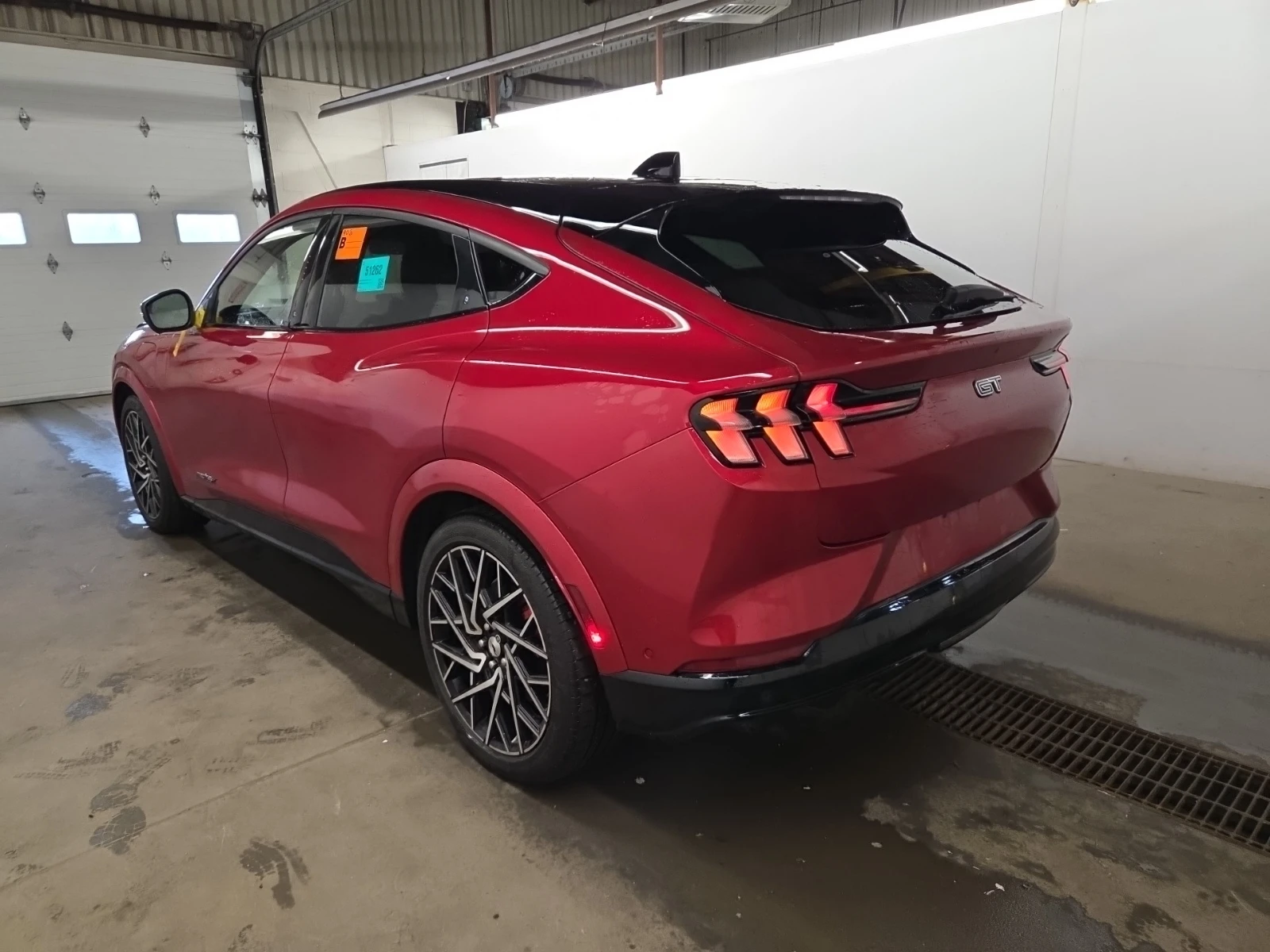 Ford Mustang Mach-E, снимка 4 - Автомобили и джипове - 54576820