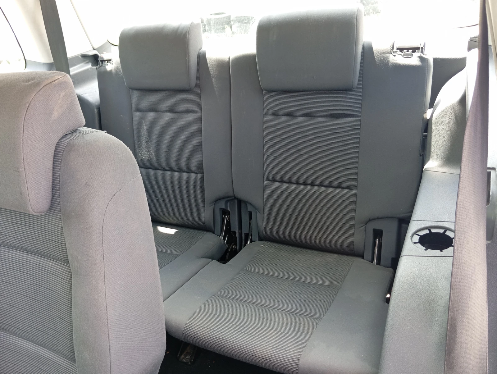 VW Touran 1.9-D-105кс-6+ 1места-КЛИМАТРОНИК, снимка 10 - Автомобили и джипове - 54667461