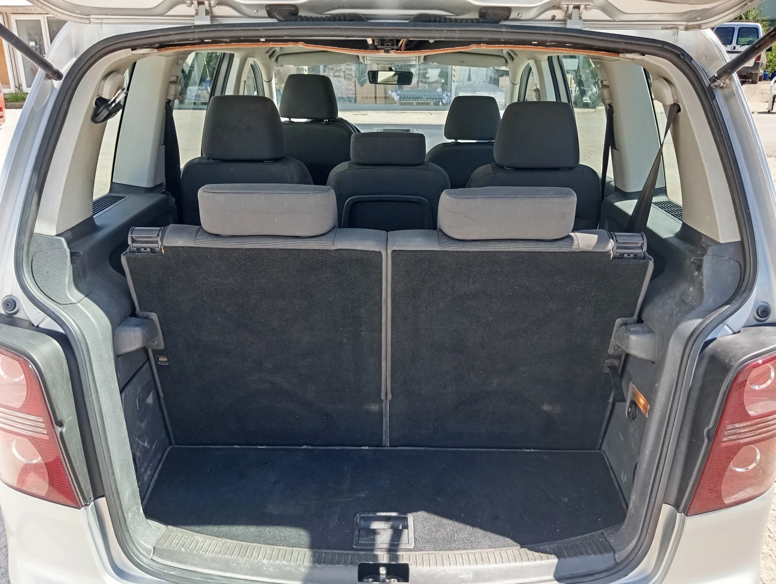 VW Touran 1.9-D-105��-6+ 1�����-����������� | Mobile.bg � ����������� 7