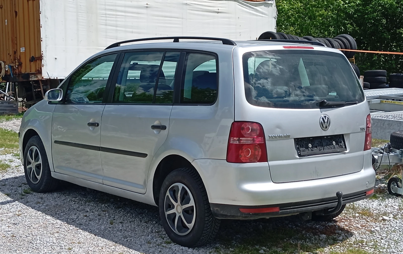 VW Touran 1.9-D-105кс-6+ 1места-КЛИМАТРОНИК, снимка 3 - Автомобили и джипове - 54667461