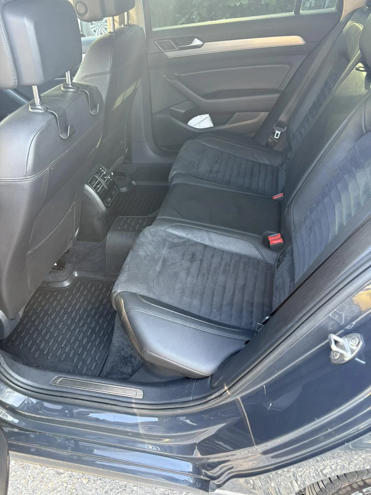VW Passat 2.0 TDI 190 4 MOTION MATRIX DISTRONIC, снимка 7 - Автомобили и джипове - 54703384