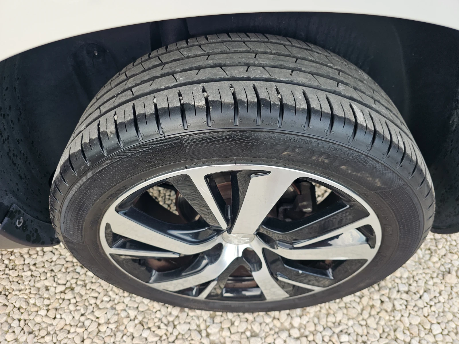Peugeot 2008 1.6HDI, Allure , снимка 13 - Автомобили и джипове - 54861562
