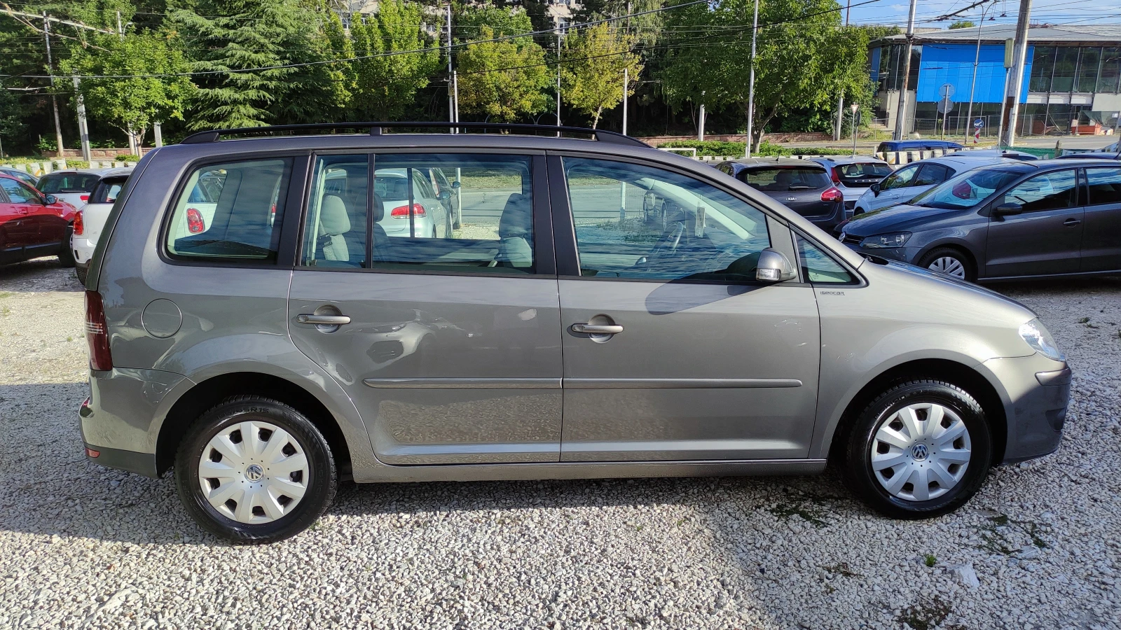 VW Touran 1.9 TDI DSG BLS FACELIFT, снимка 14 - Автомобили и джипове - 55714663