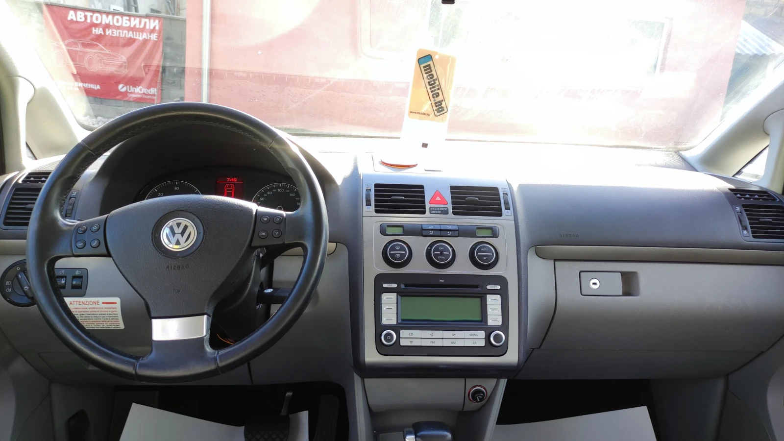 VW Touran 1.9 TDI DSG BLS FACELIFT, снимка 7 - Автомобили и джипове - 55714663