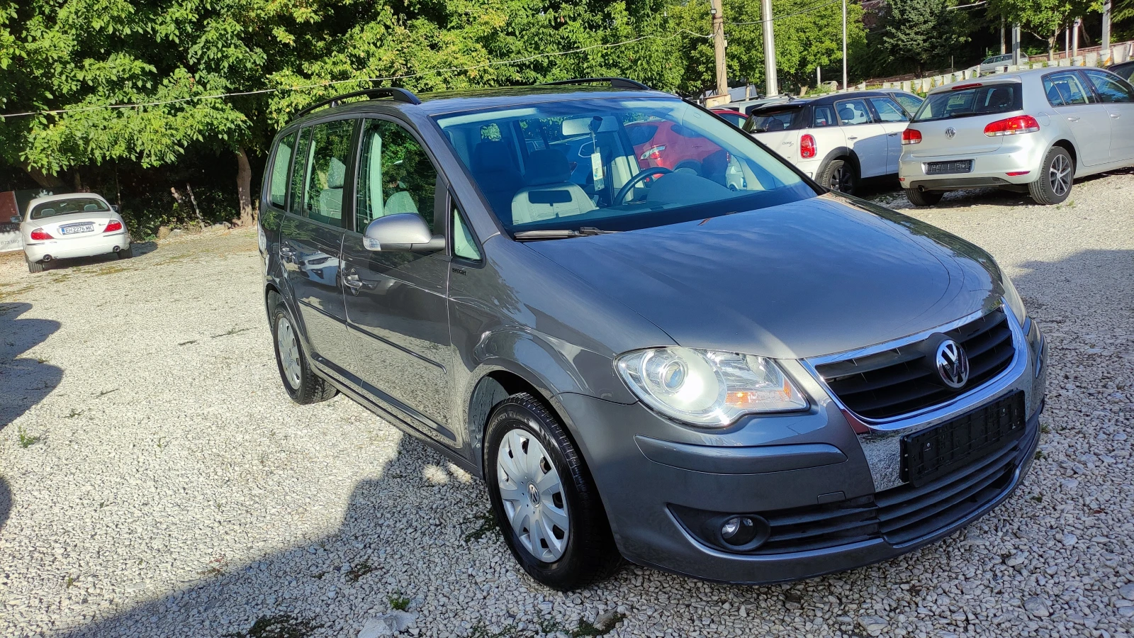 VW Touran 1.9 TDI DSG BLS FACELIFT, снимка 15 - Автомобили и джипове - 55714663