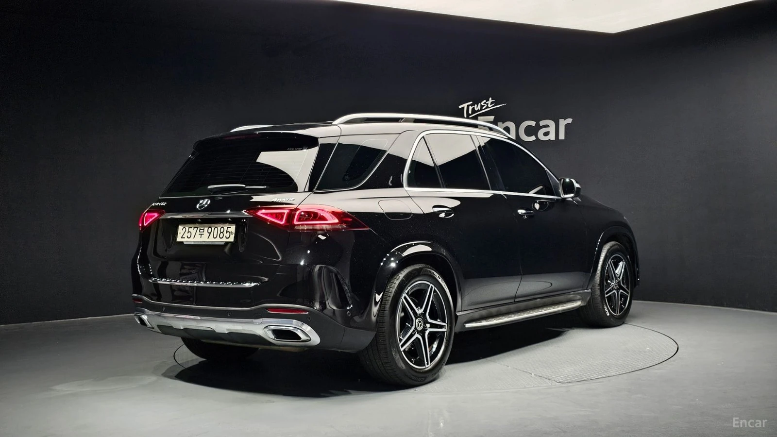 Mercedes-Benz GLE 450 AMG Line| AIR| DISTRO| ОБДУХ| 360| HUD| 3 AC| , снимка 4 - Автомобили и джипове - 56136108