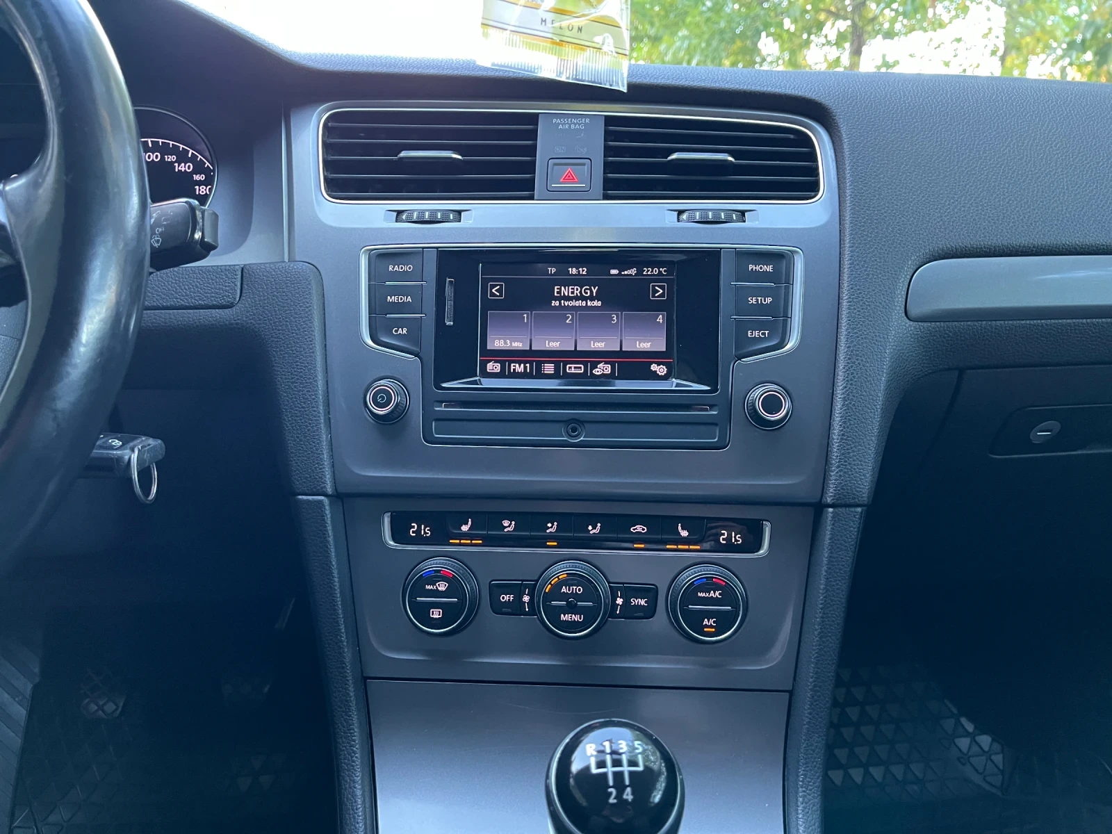 VW Golf 1.6TDI/110/2016/ГОДИНА, снимка 14 - Автомобили и джипове - 56149451