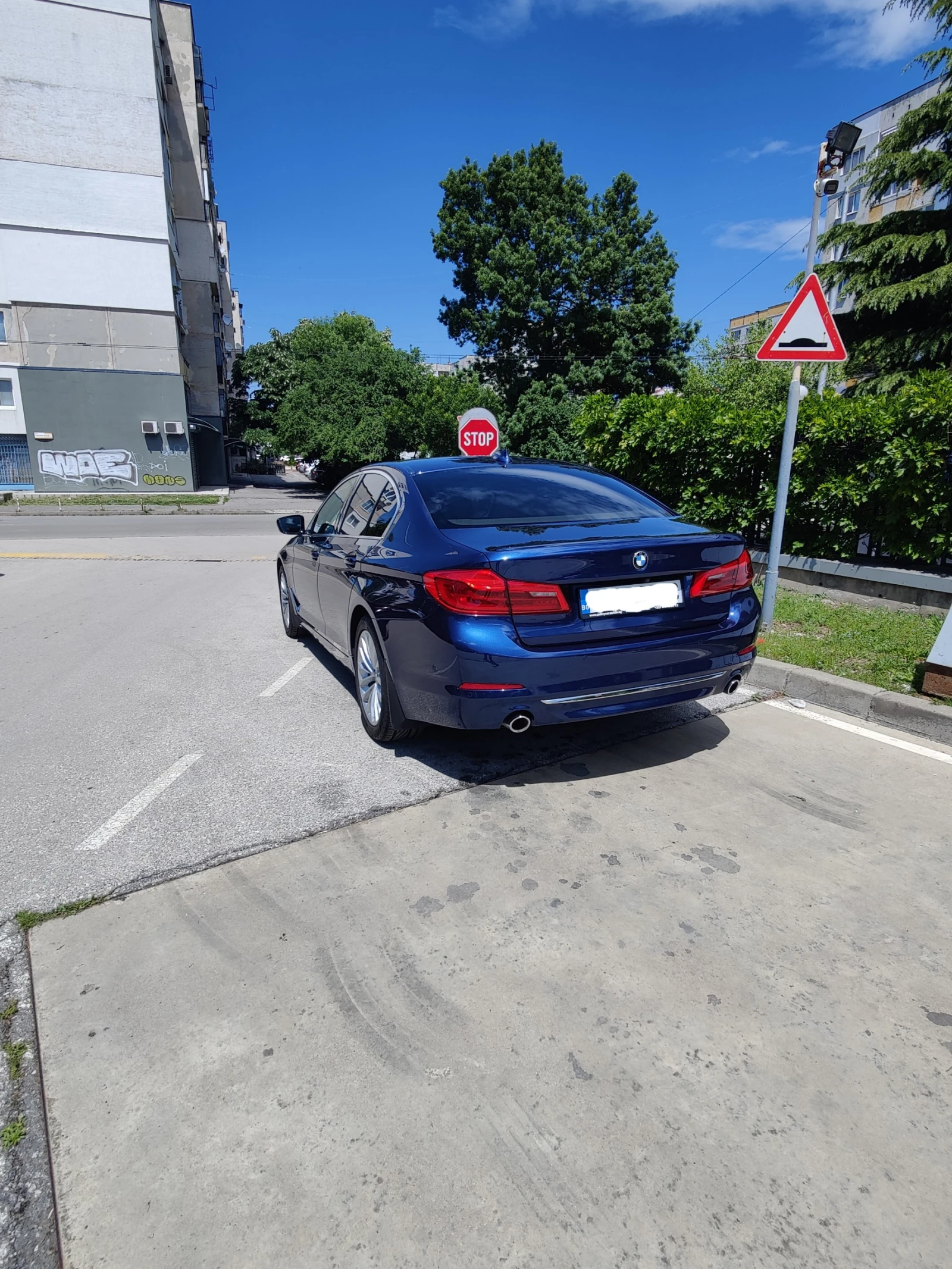 BMW 530 | HUD | 360  | Harman Kardon, снимка 2 - Автомобили и джипове - 56319215
