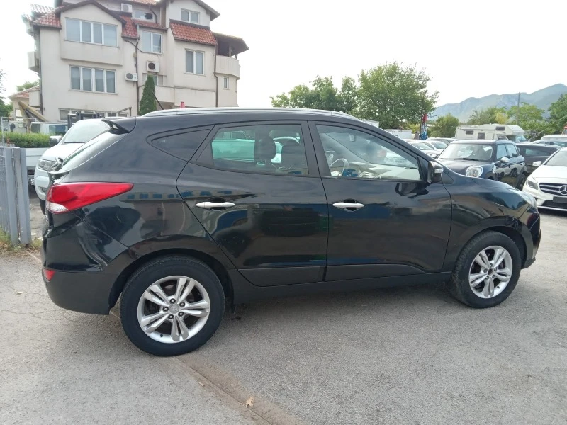 Hyundai IX35 2.0CRDI !4x4!, снимка 8 - Автомобили и джипове - 42204870