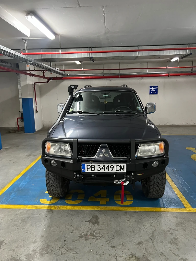 Mitsubishi Pajero sport 3000i газ, снимка 1 - Автомобили и джипове - 48092547