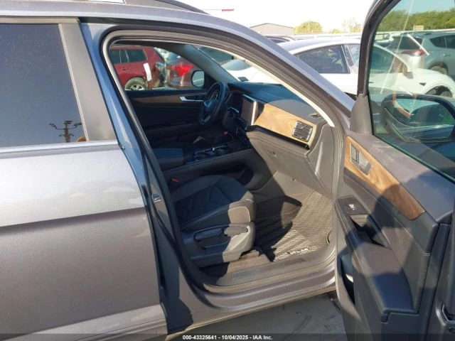 VW Atlas 2.0T SE W/TECHNOLOGY, снимка 12 - Автомобили и джипове - 53324642