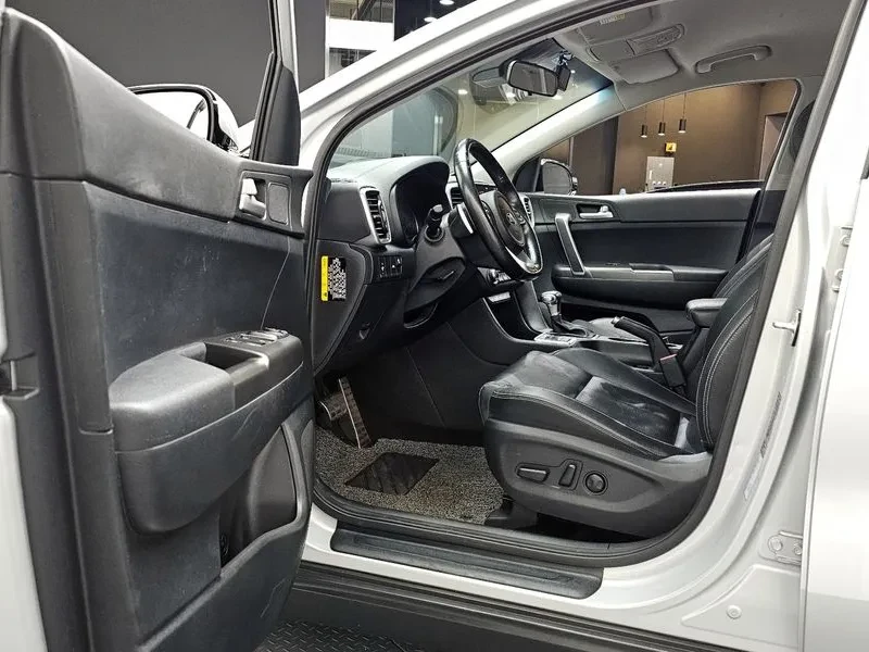 Kia Sportage The Bold Diesel 1.6 2Wd Prestige, снимка 10 - Автомобили и джипове - 55046884