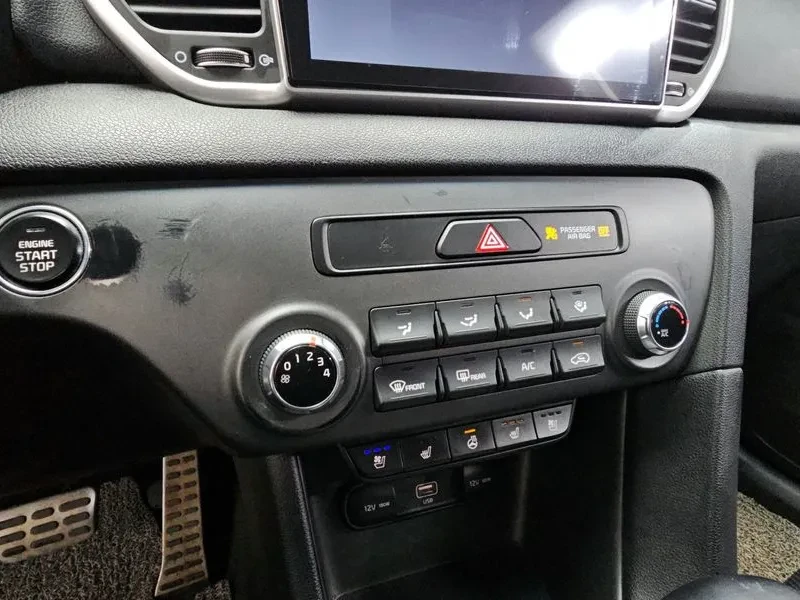 Kia Sportage The Bold Diesel 1.6 2Wd Prestige, снимка 15 - Автомобили и джипове - 55046884