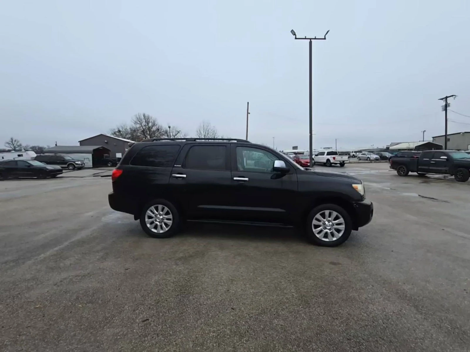 Toyota Sequoia Platinum  - изображение 2