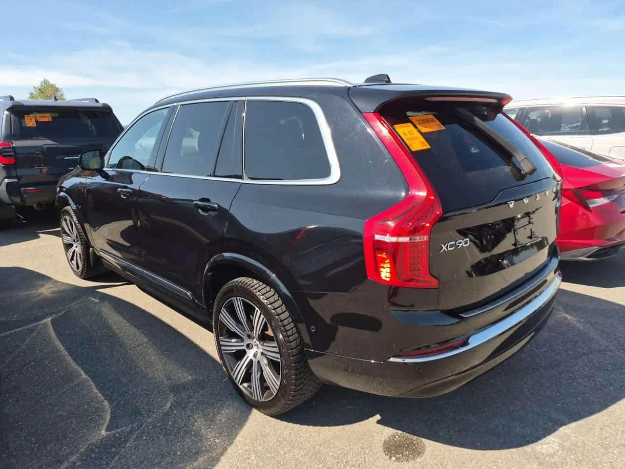 Volvo Xc90 * ULTIMATE BRIGHT THEME * CARFAX * БЕЗ ПЪРВОНАЧАЛН, снимка 4 - Автомобили и джипове - 55313939