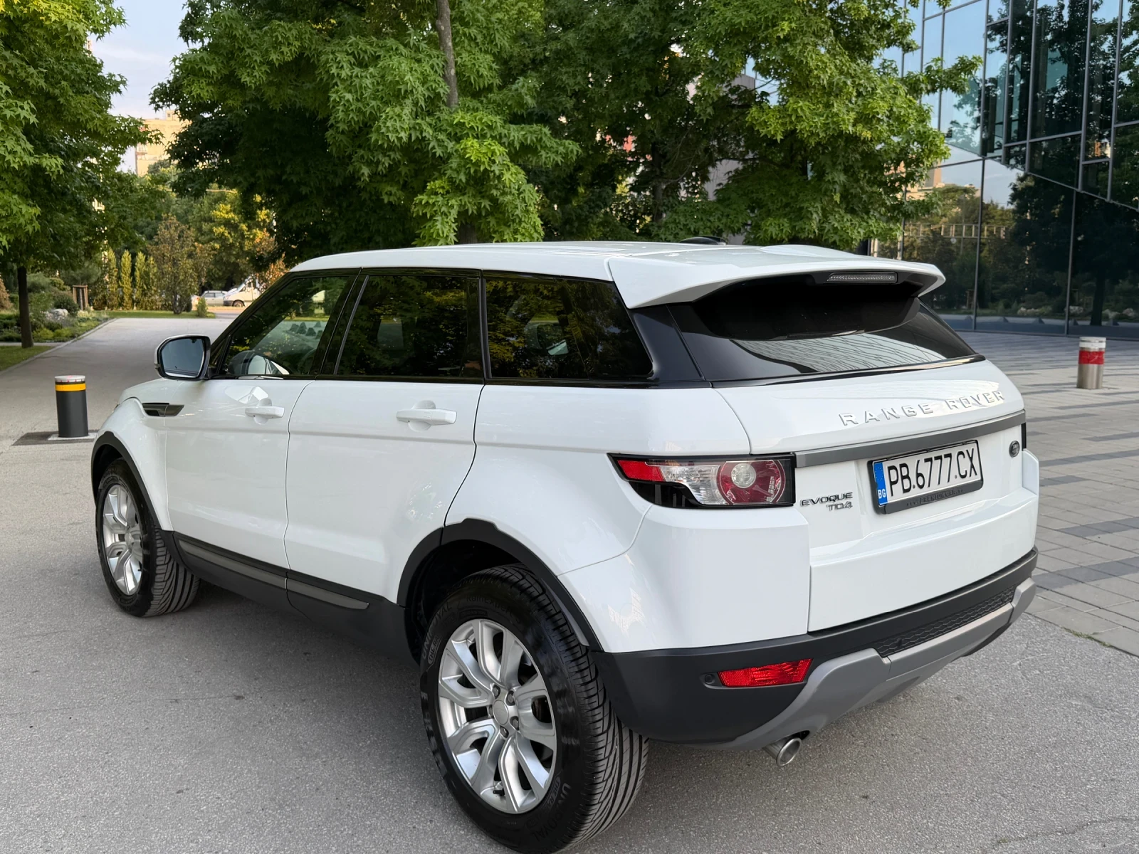 Land Rover Range Rover Evoque, снимка 8 - Автомобили и джипове - 55348324