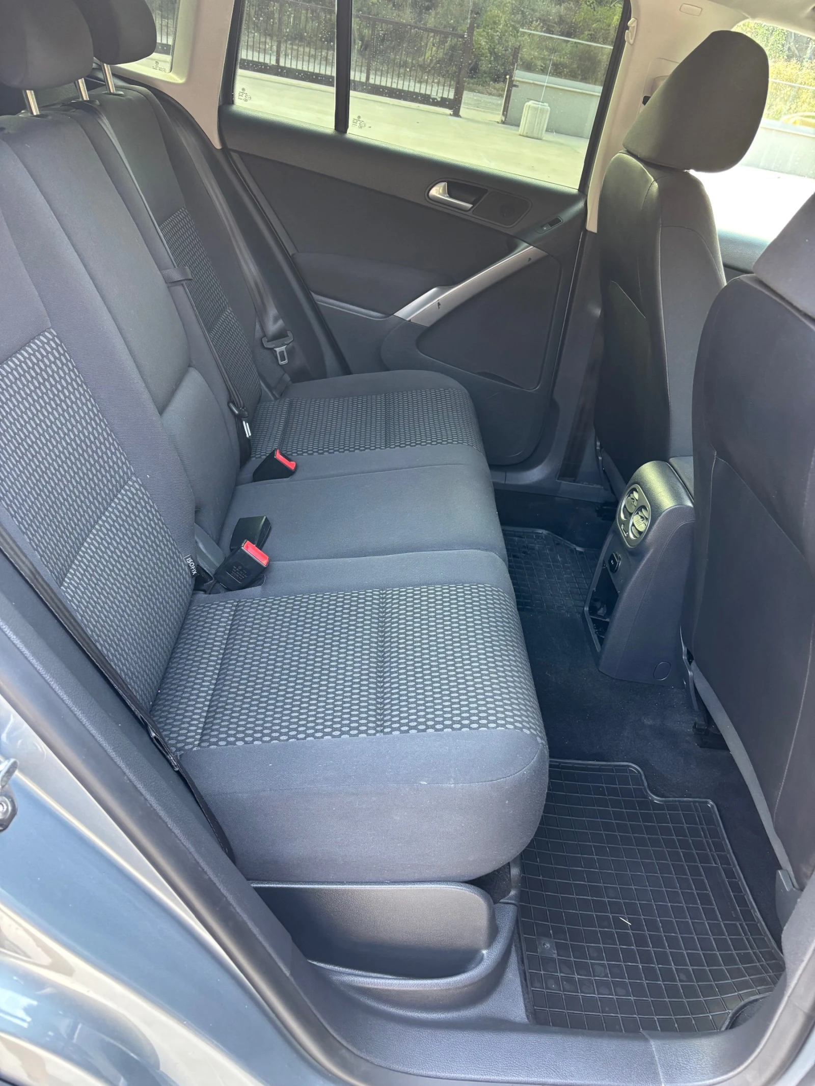 VW Tiguan 2, 0tdi.4x4, 140k.Evro 5, , снимка 16 - Автомобили и джипове - 56038219