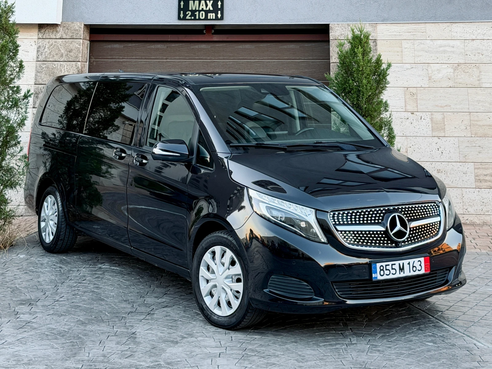 Mercedes-Benz V 250 Extra Long 7+ 1 360 Camera 7G-Tronic ЛИЗИНГ, снимка 3 - Бусове и автобуси - 55408714