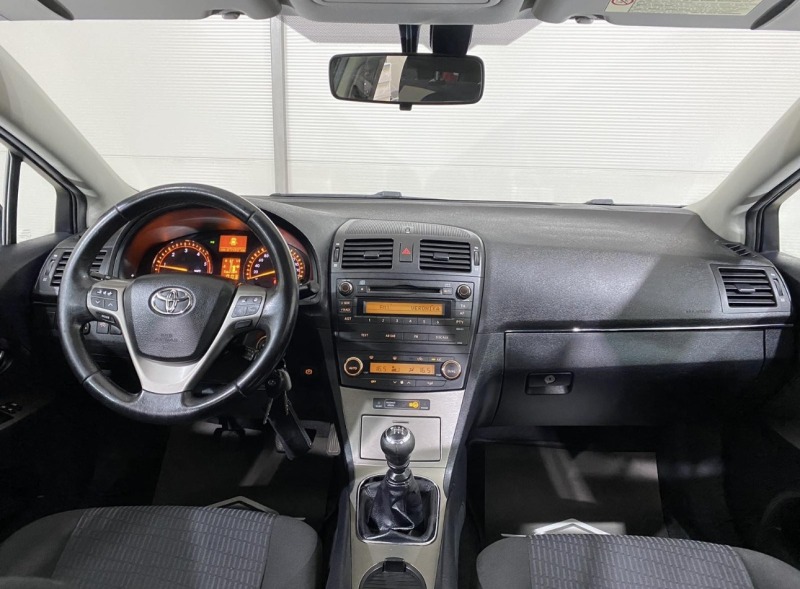 Toyota Avensis 2.0D-4D, снимка 7 - Автомобили и джипове - 46097645