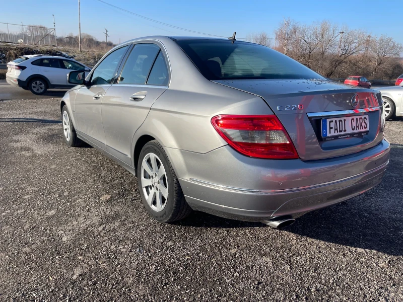 Mercedes-Benz C 220 2.2АВТОМАТИК/ ТОП Собствен лизинг! 100% Одобрение!, снимка 8 - Автомобили и джипове - 48437853