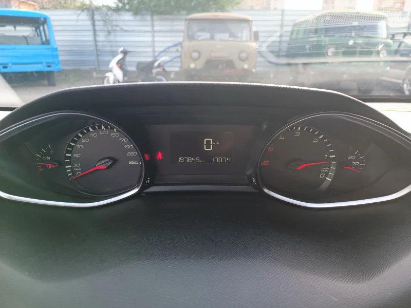 Peugeot 308 1.6HDI ACTIVE EURO 5 , снимка 11 - Автомобили и джипове - 50063165