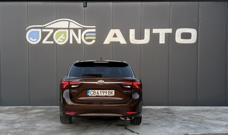 Toyota Avensis 1.8 Petrol Automatic , снимка 3 - Автомобили и джипове - 52235138