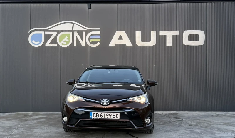 Toyota Avensis 1.8 Petrol Automatic , снимка 2 - Автомобили и джипове - 52235138