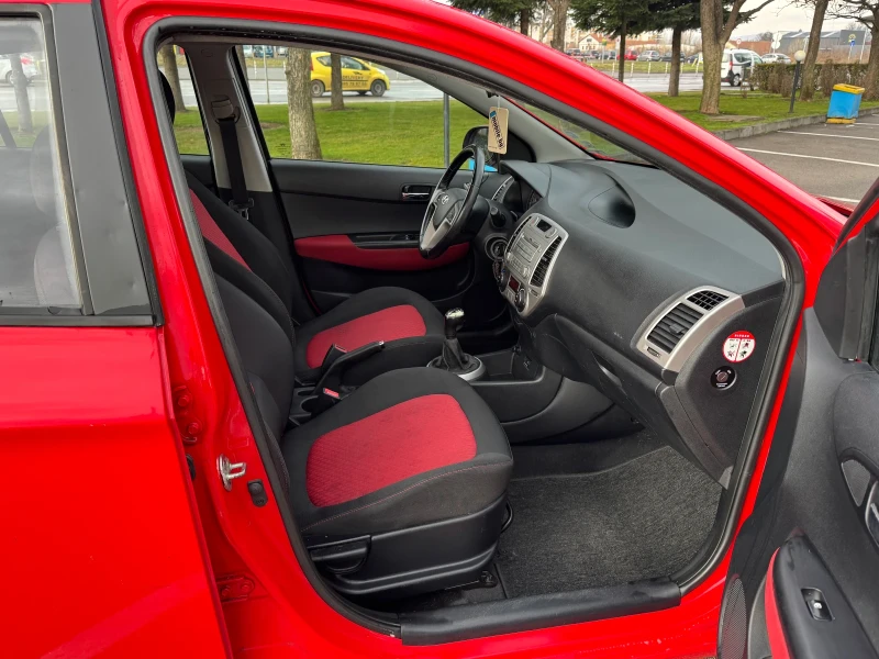 Hyundai I20, снимка 10 - Автомобили и джипове - 53237413