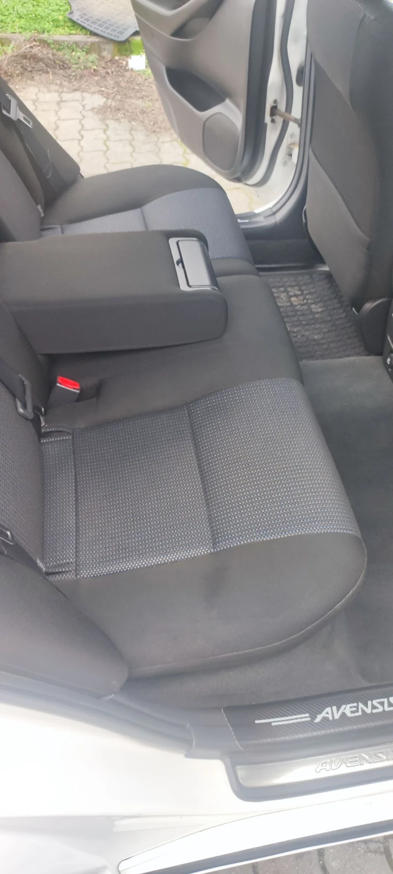 Toyota Avensis T25 combi, снимка 10 - Автомобили и джипове - 53476628