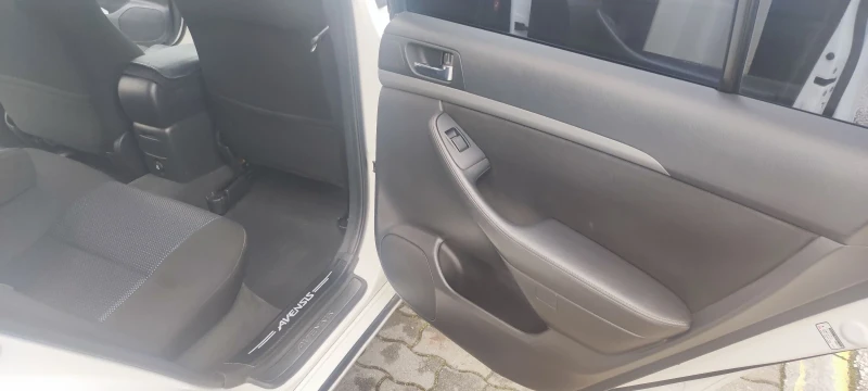 Toyota Avensis T25 combi, снимка 16 - Автомобили и джипове - 53476628