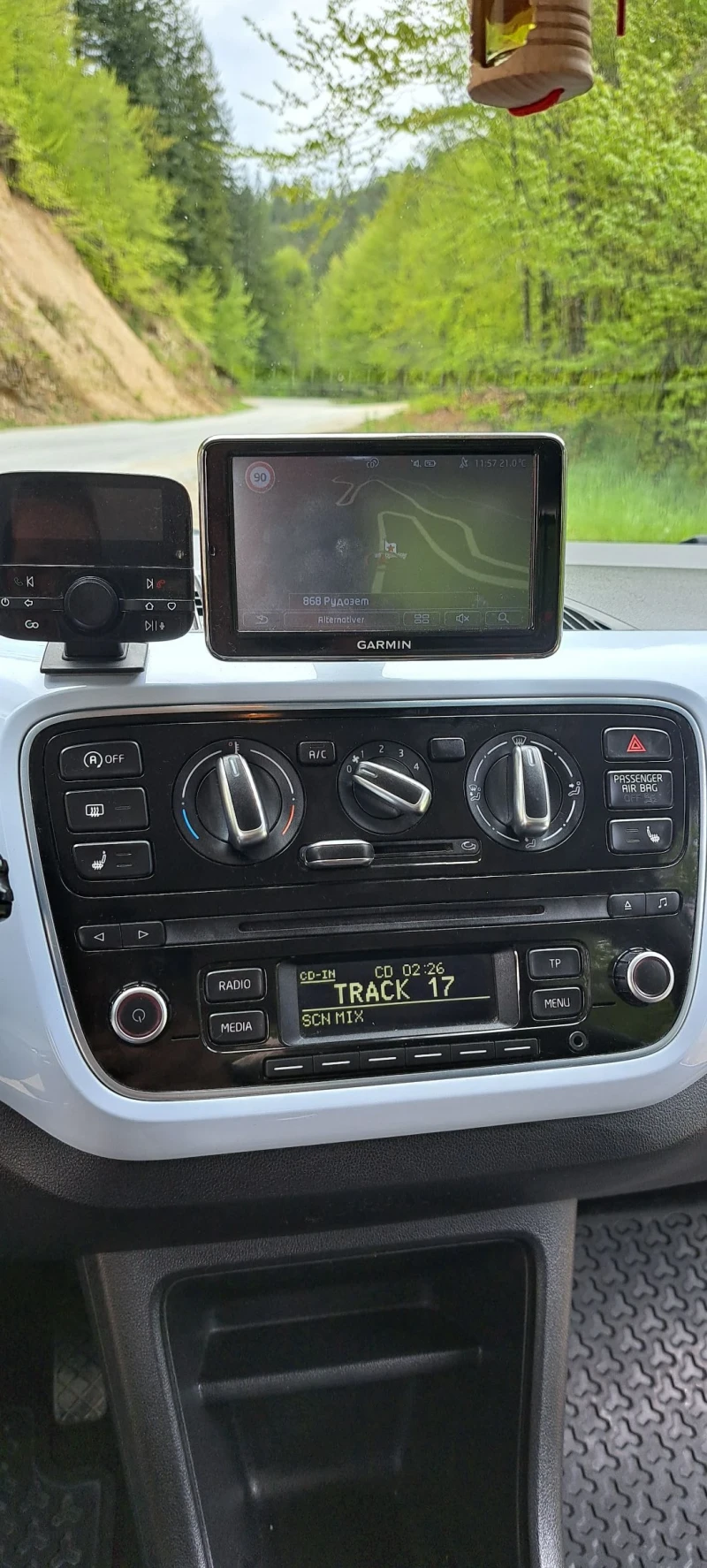 VW Up - 7500 лв. - 14911129 | Car24.bg